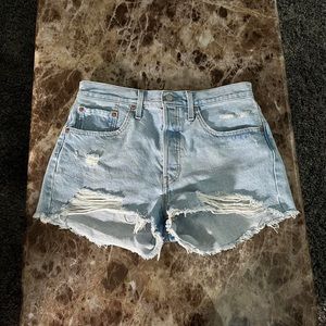 Levi’s 501 denim shorts ♡